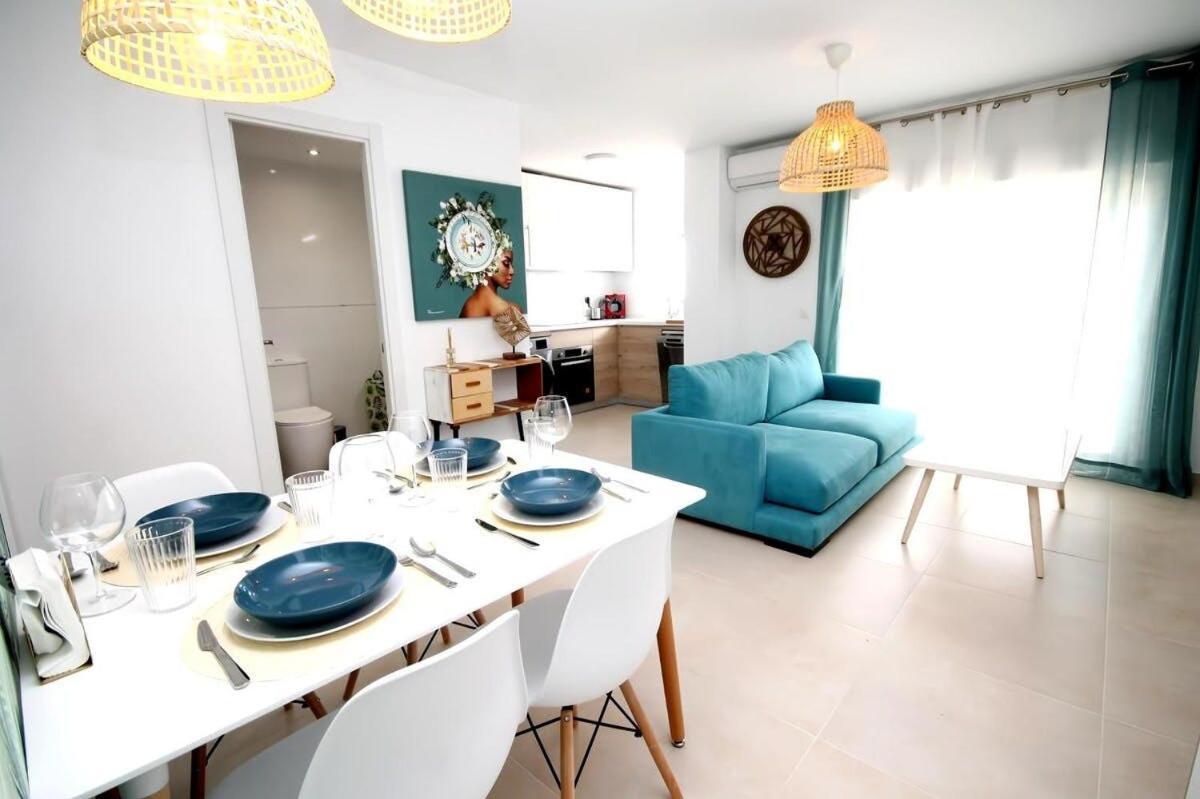 Apartamento Moderno Y Con Estilo En La Carihuela Torremolinos Exterior foto