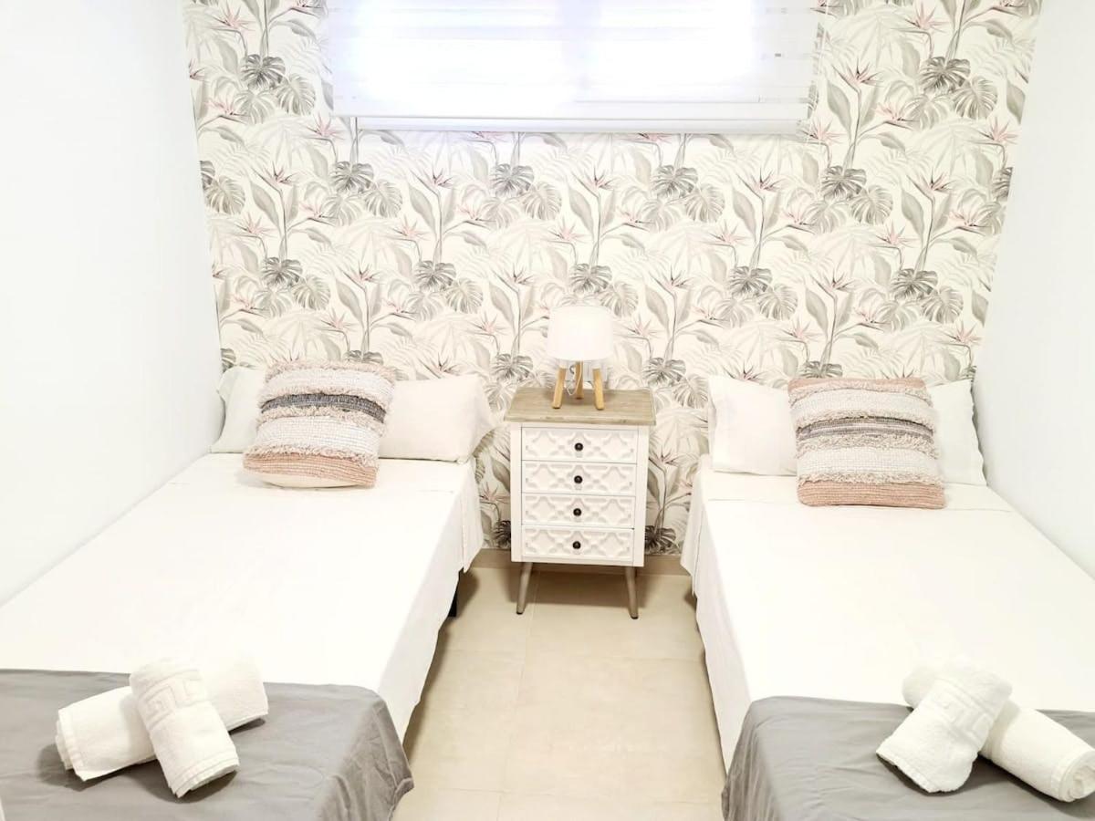 Apartamento Moderno Y Con Estilo En La Carihuela Torremolinos Exterior foto