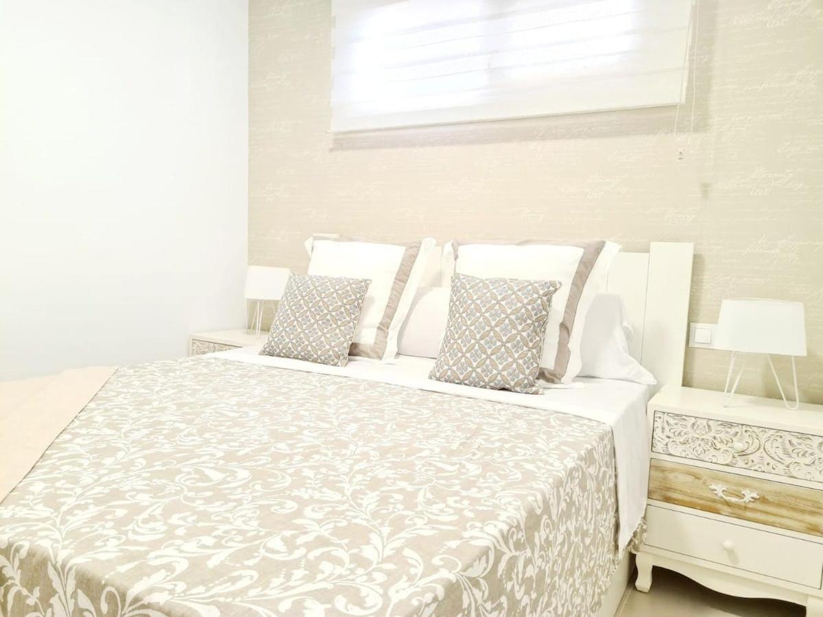 Apartamento Moderno Y Con Estilo En La Carihuela Torremolinos Exterior foto