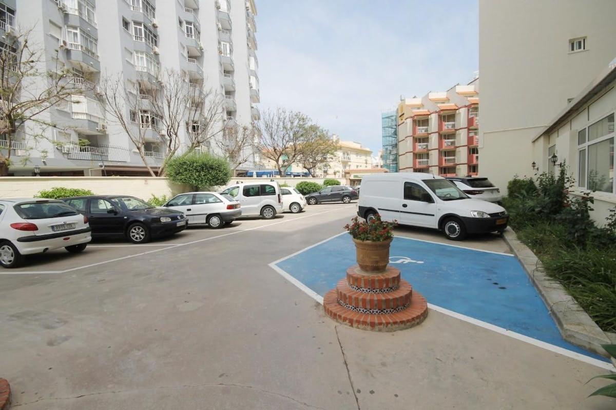Apartamento Moderno Y Con Estilo En La Carihuela Torremolinos Exterior foto